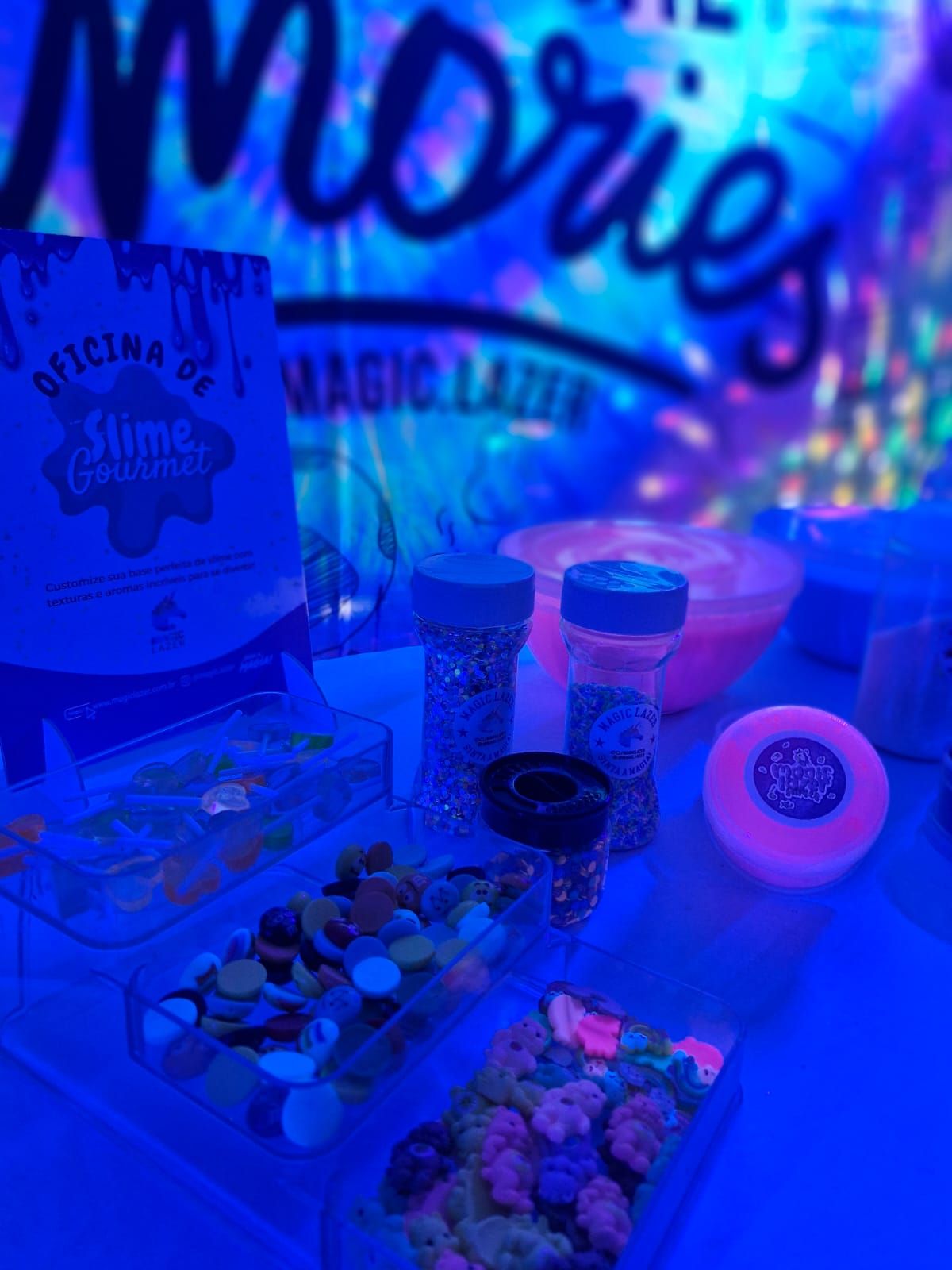 Mesa de Slime Gourmet montada em oficina Magic Lazer